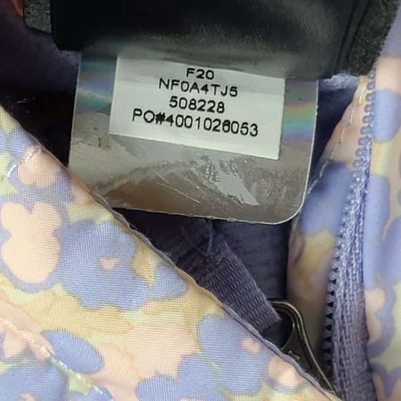 The North Face Reversible Mossbud Swirl Wildflower Jacket NF0A4TJ5 Girls Large